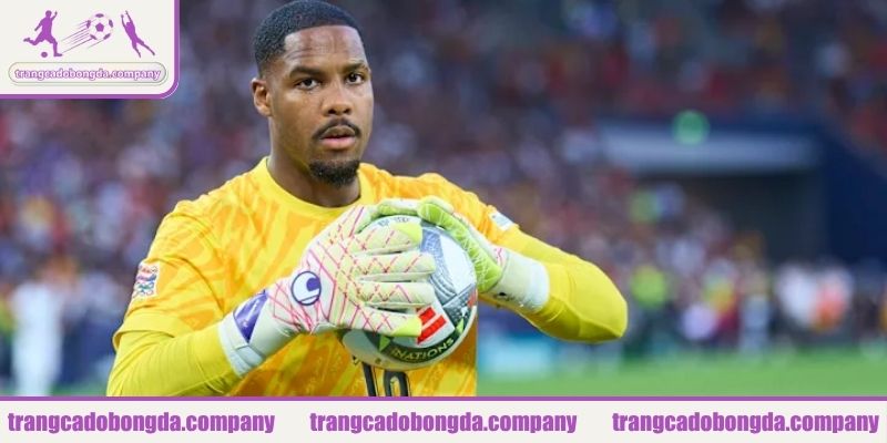 Thủ môn hay nhất thế giới Mike Maignan AC Milan